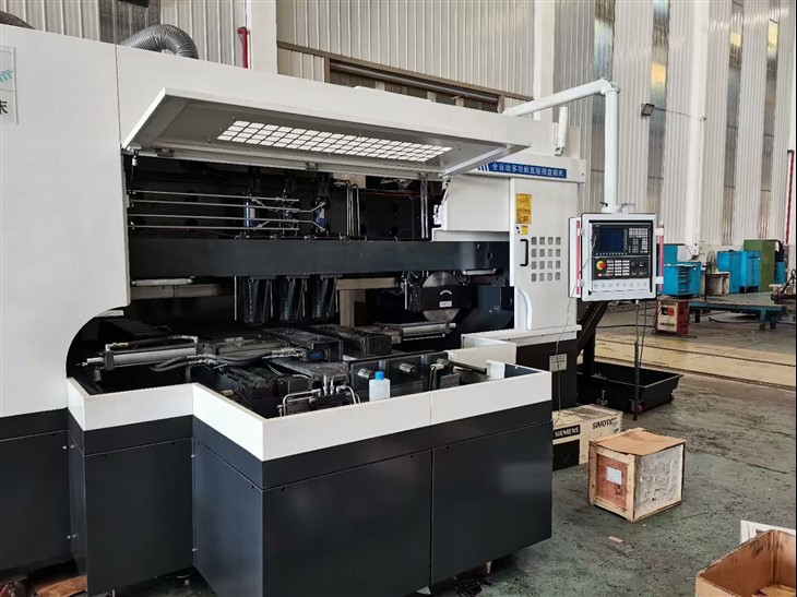 עלות תחזוקה נמוכה וביצועים טובים יותר CNC מכונת ניסור וכרסום בסין